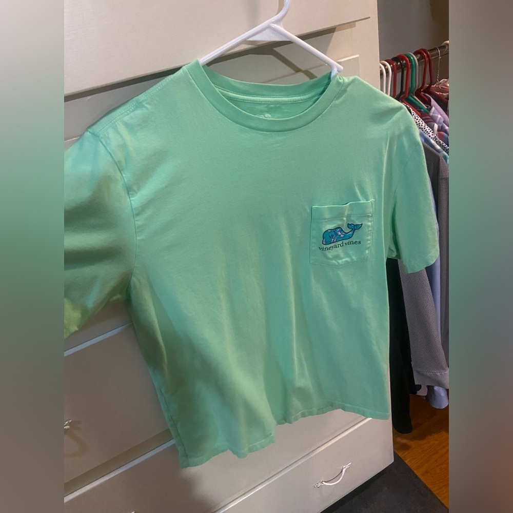 Men’s vineyard vines tshirt